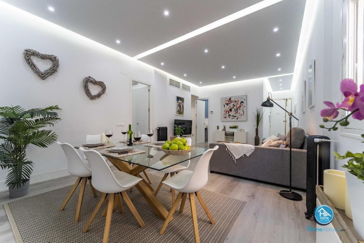 Modern Boutique In The Heart Of Apartment *